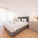 By The Marina - Modern With Pools & Gym 아파트 *